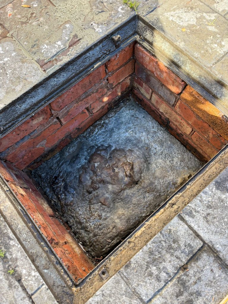 blocked drain specialist Blackpool FY1 FY2 FY3 FY4